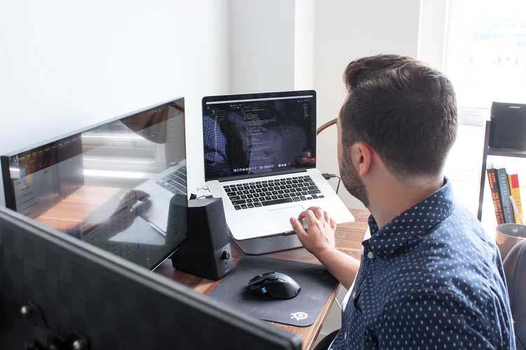Profissionais de TI demandam flexibilidade no retorno ao trabalho presencial